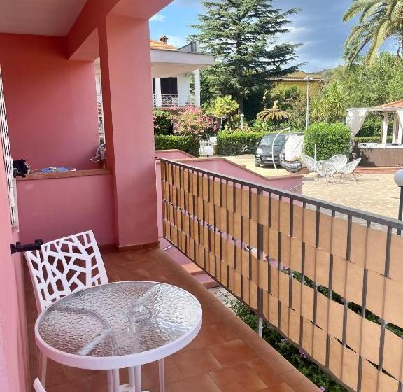 غرفة أساسية, Villa Rosa