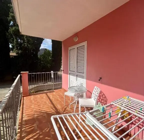 バルコニー付きデラックスルーム, Villa Rosa