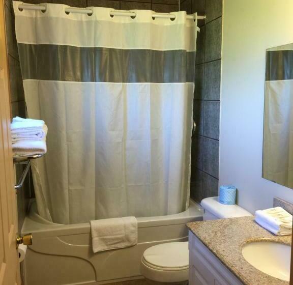 غرفه قياسيه سريرين مزدوجين, Masterson's Motel