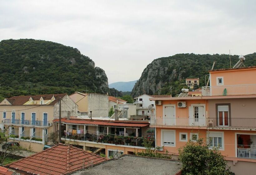 חדר אקונומי, Astir Rooms