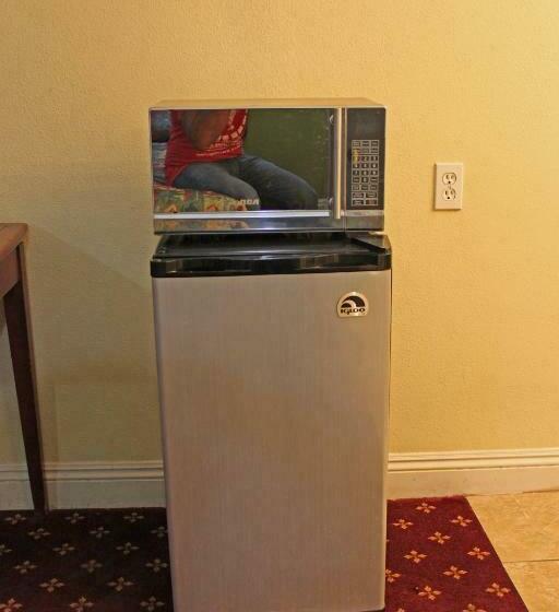 غرفة قياسية, Royla Motel