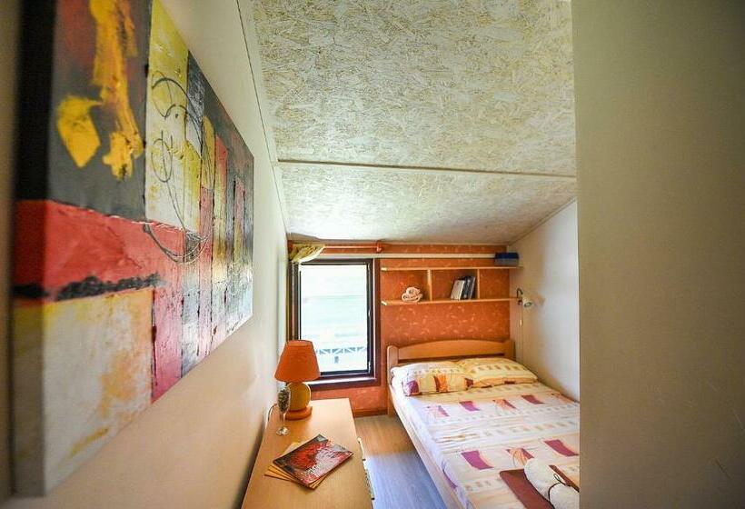 اتاق استاندارد, San Art Floating Hostel & Apartments