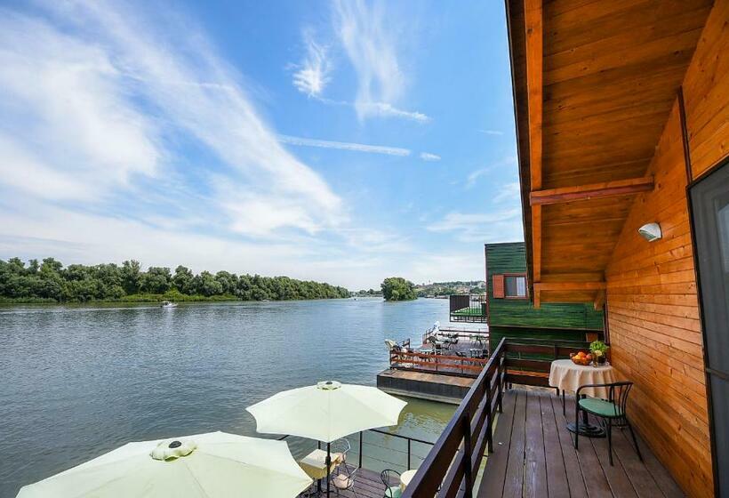 اتاق استاندارد با تراس, San Art Floating Hostel & Apartments