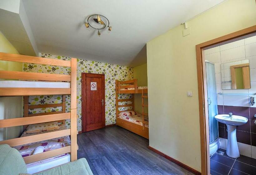 اتاق استاندارد چهار تخته, San Art Floating Hostel & Apartments