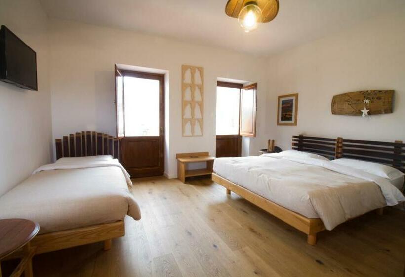 חדר סטנדרט לשלושה עם טרסה, Cincinnato Wine Resort