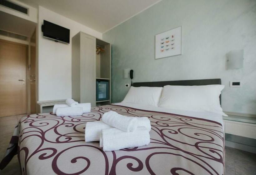 スタンダードルーム, Gloria