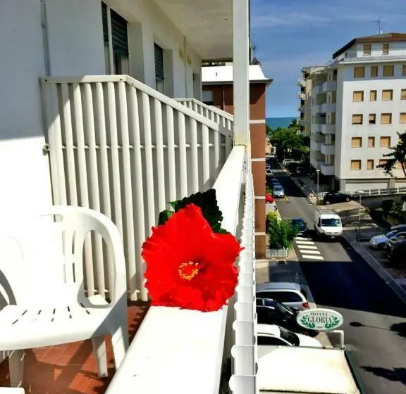 Standard Neljän Hengen Huone, Gloria