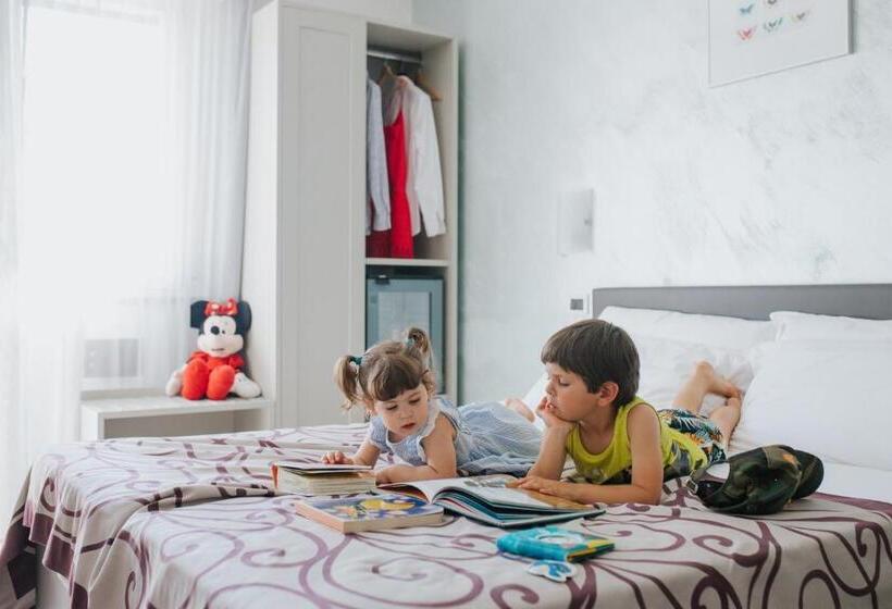 ファミリールーム, Gloria