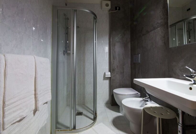 スタンダードルーム, Gloria