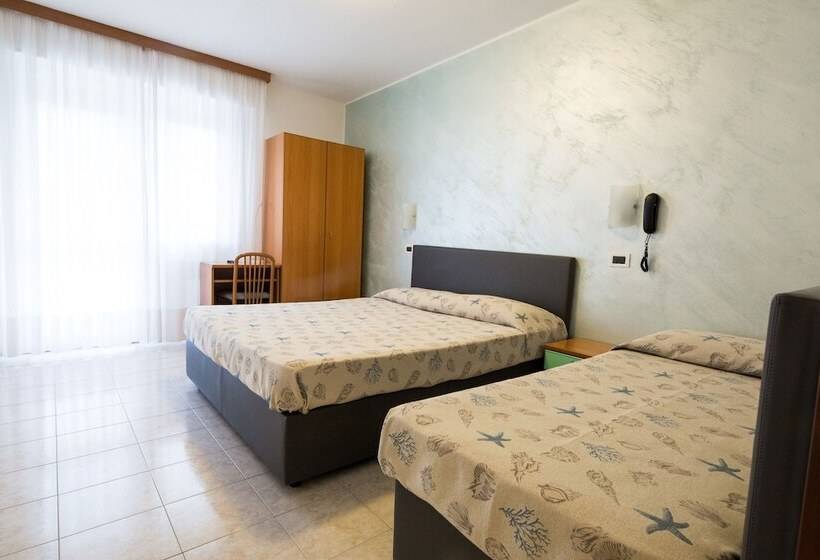 スタンダード４人部屋, Gloria