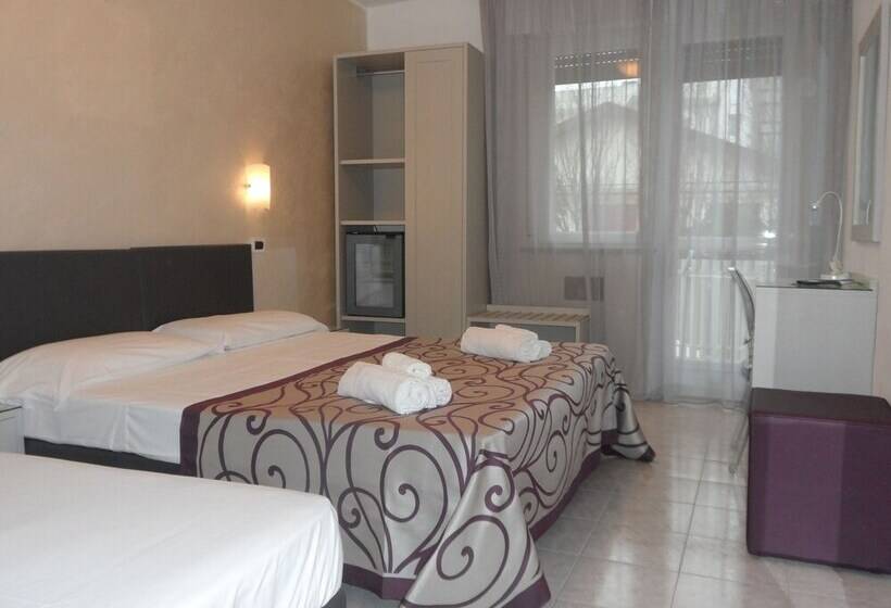 スタンダード４人部屋, Gloria