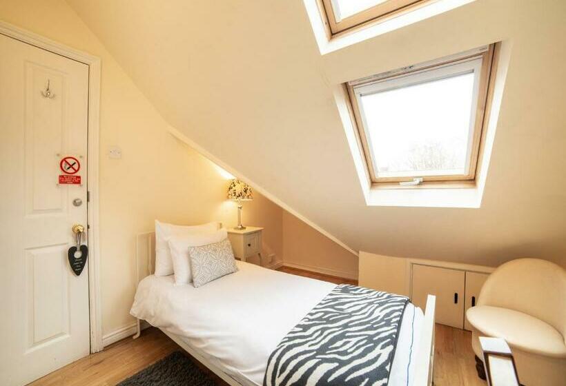 Номер Стандарт Индивидуальный Совместная Ванная, Lina Guest House