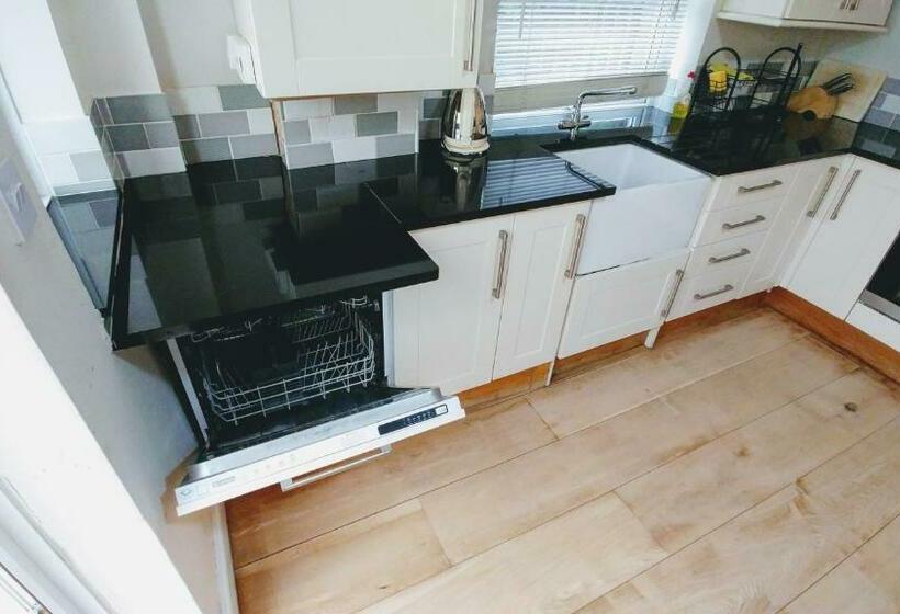 Апартаменты 1 Спальня, Lina Guest House