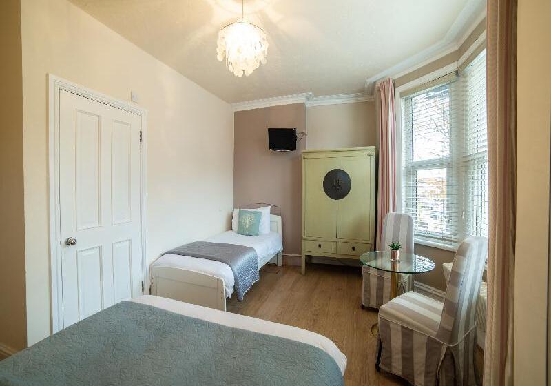 Трехместный Номер Deluxe, Lina Guest House