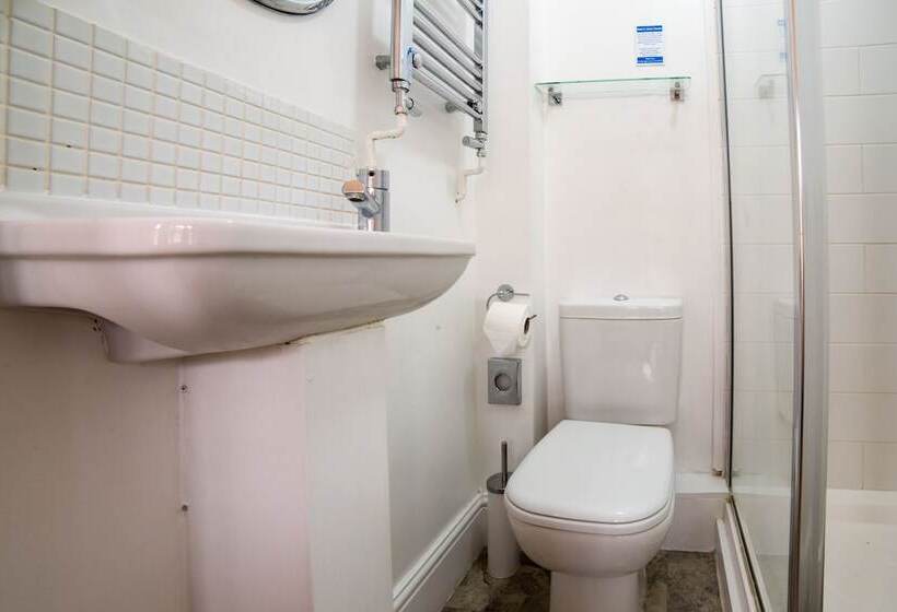 디럭스 트리플 룸, Lina Guest House