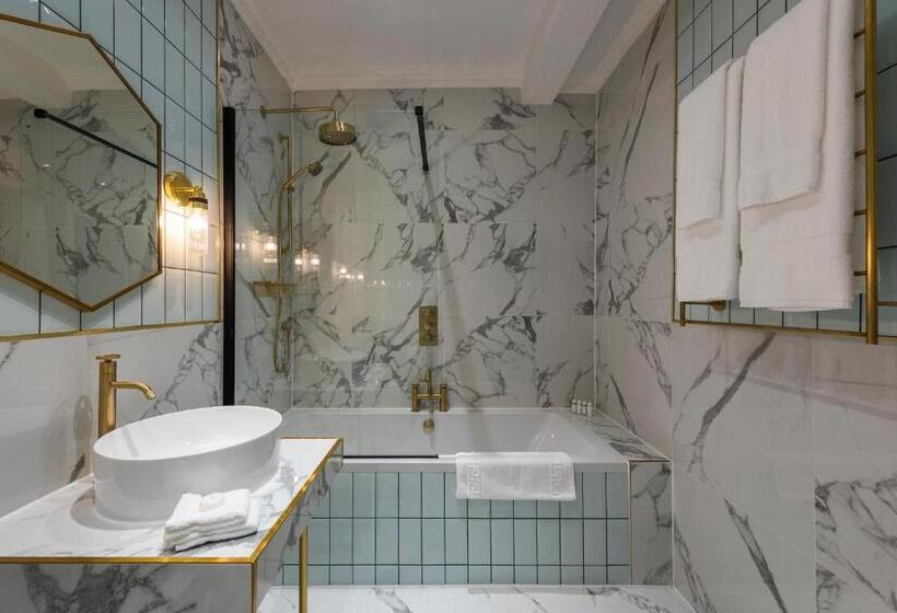 キングサイズベッドのスーペリアルーム, The George