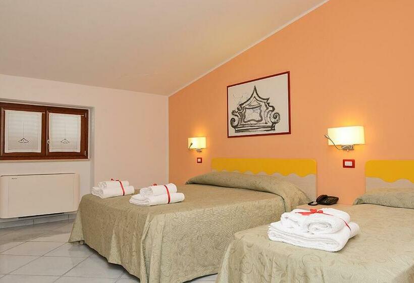 스탠다드 트리플 룸, Victoria Resort