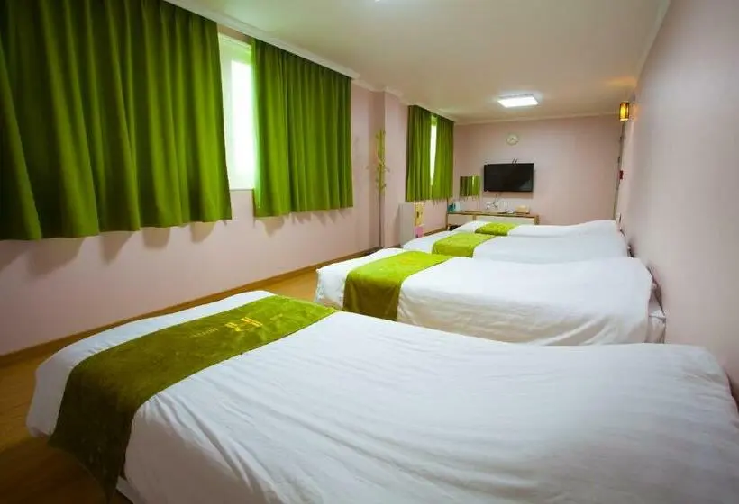 スタンダード4人部屋, Jeju R Hotel & Guesthouse