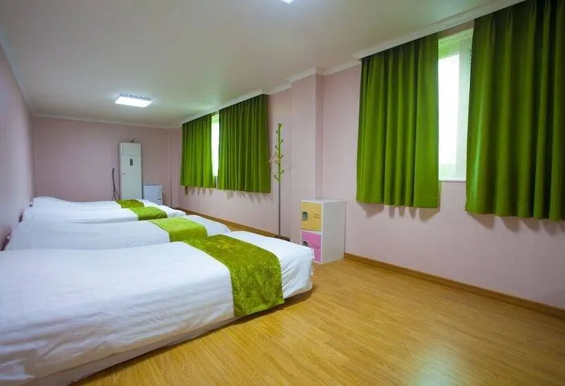 スタンダード4人部屋, Jeju R Hotel & Guesthouse