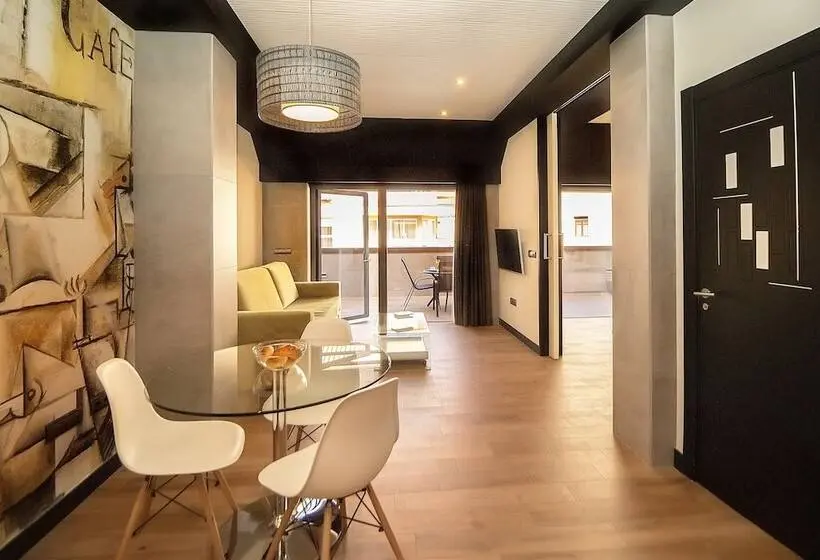 Ullakkohuone, Apartamentos Suites Oficentro Deluxe