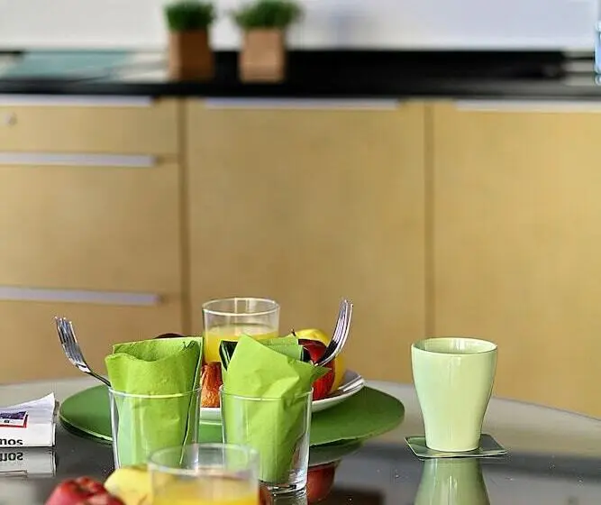 Ullakkohuone, Apartamentos Suites Oficentro Deluxe
