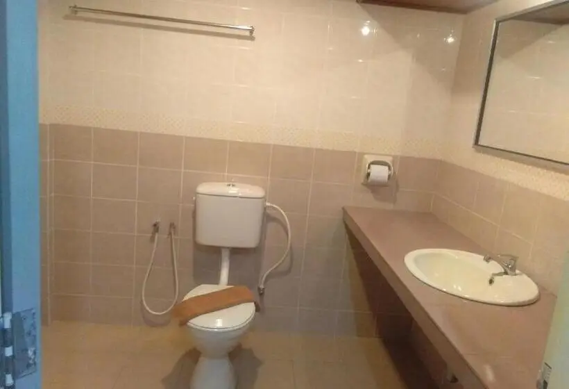 Superior Kolmen Hengen Huone, Arwana Inn Tok Bali