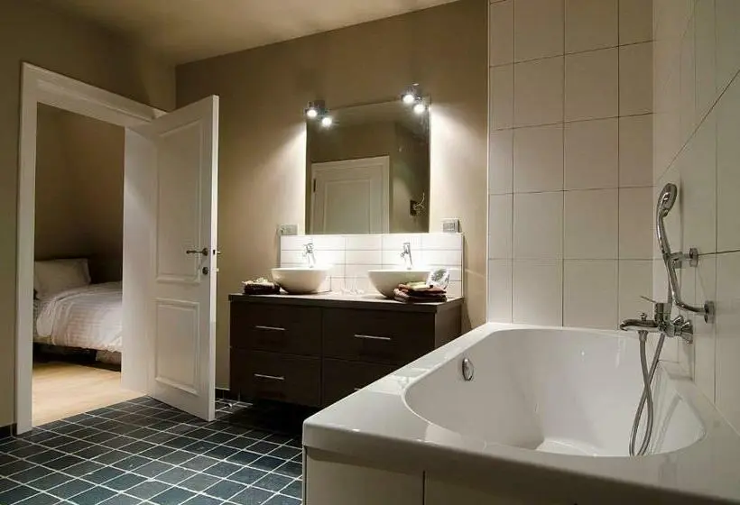 デラックスルーム, B&b La Cereza