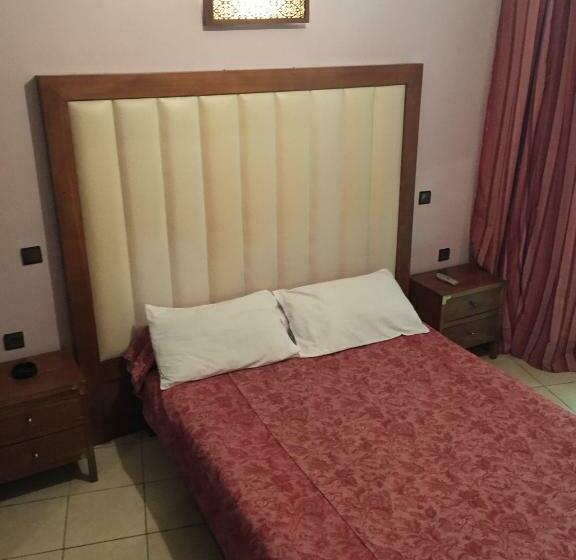 标准单人间, Boustane