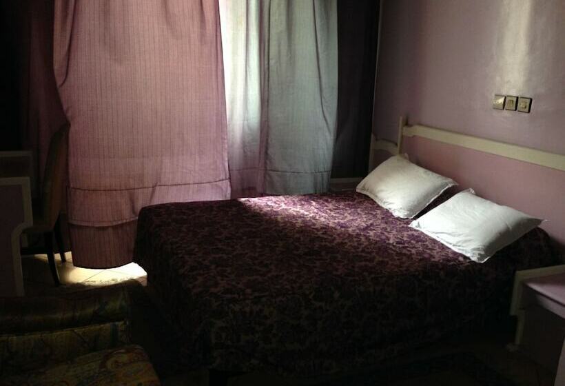 标准单人间, Boustane