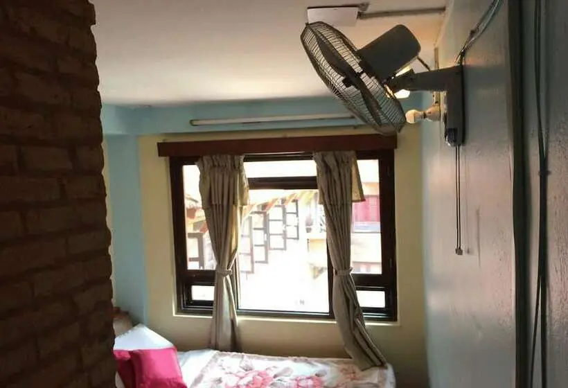 اتاق اکونومی با حمام مشترک, Golden Gate Guest House