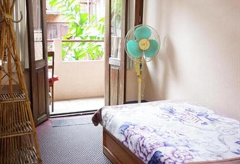 اتاق اکونومی با حمام مشترک, Golden Gate Guest House
