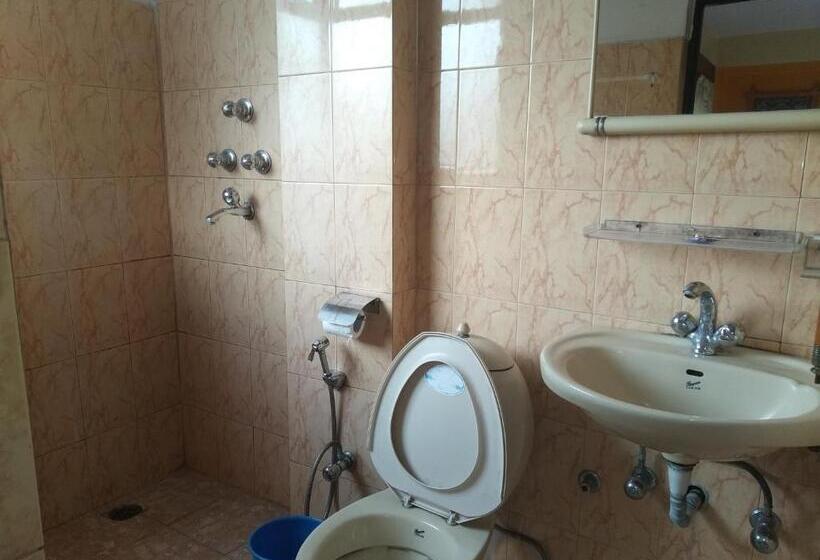 اتاق اکونومی با حمام مشترک, Golden Gate Guest House