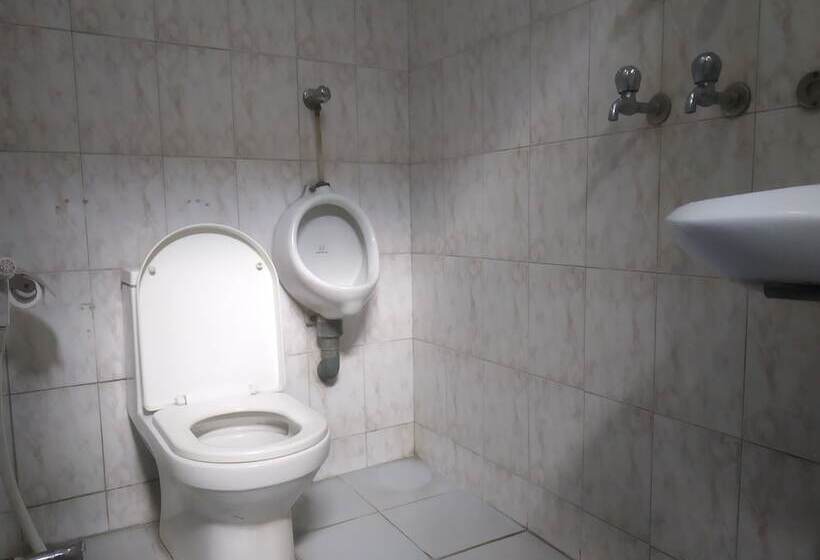 اتاق اکونومی با حمام مشترک, Golden Gate Guest House