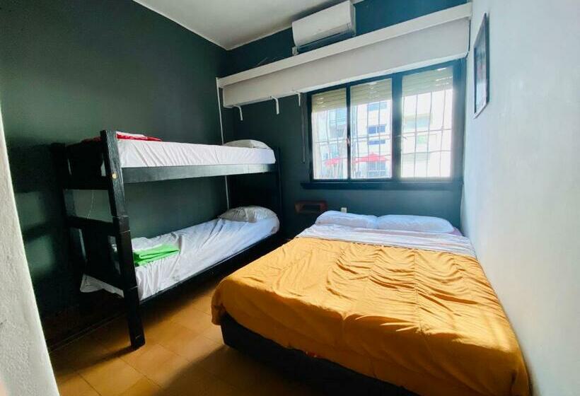 اتاق استاندارد چهار تخته, Lacandona Hostel