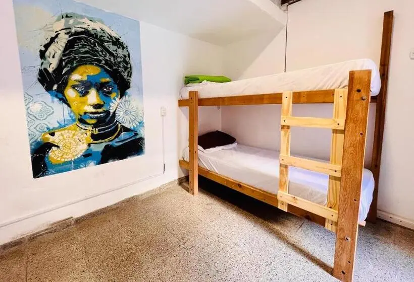 تختخواب در اتاق مشترک, Lacandona Hostel