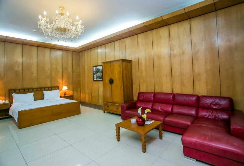 اتاق کلاس بیزنس, Lagos Oriental