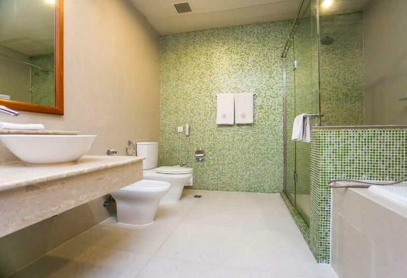 اتاق کلاس بیزنس, Lagos Oriental