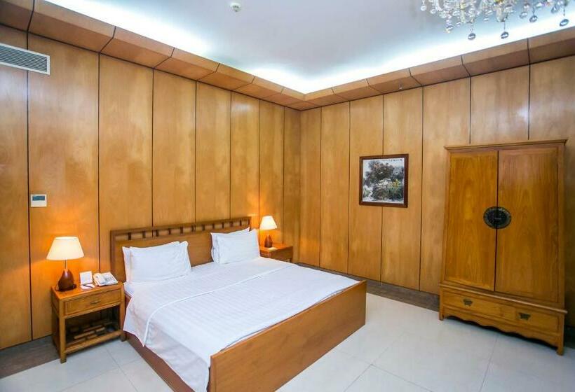 اتاق کلاس بیزنس, Lagos Oriental