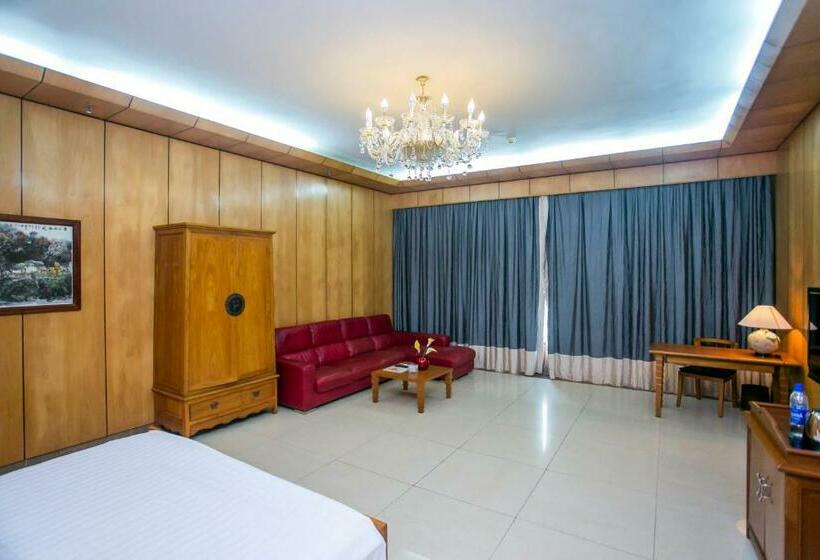 اتاق کلاس بیزنس, Lagos Oriental