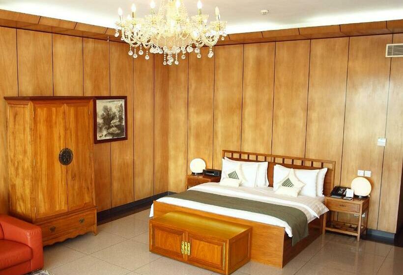 اتاق کلاس بیزنس, Lagos Oriental