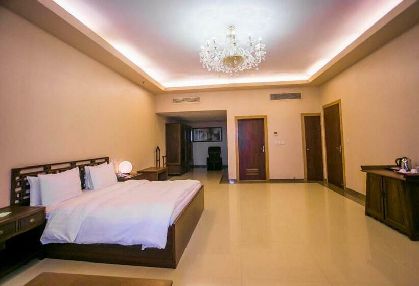 اتاق لوکس, Lagos Oriental