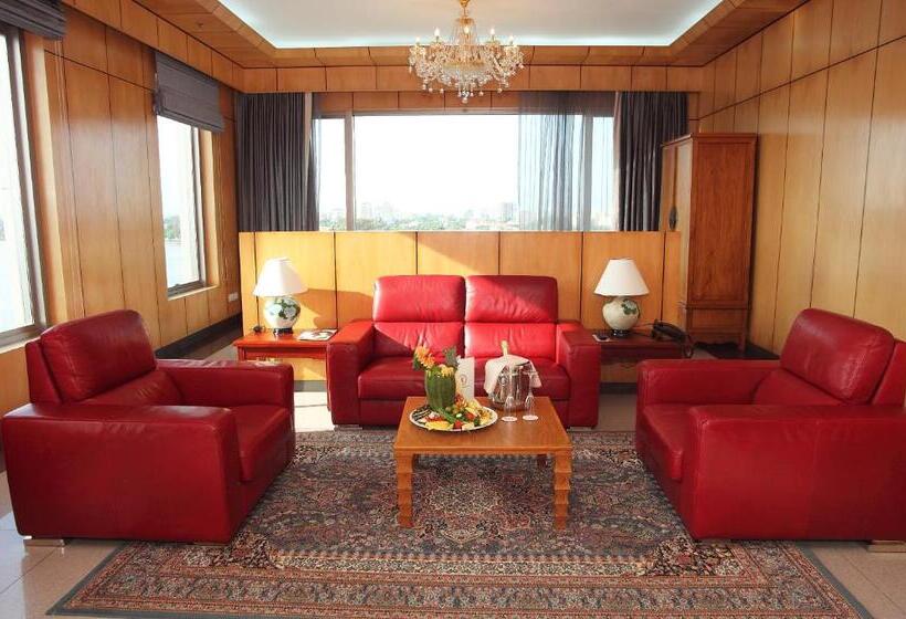 اتاق سوپریور, Lagos Oriental