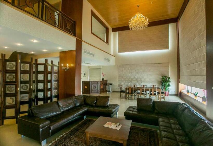 اتاق سوپریور, Lagos Oriental