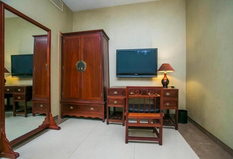 سوییت جونیور, Lagos Oriental