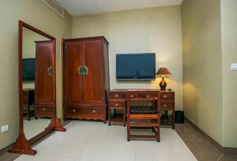 سوییت جونیور, Lagos Oriental