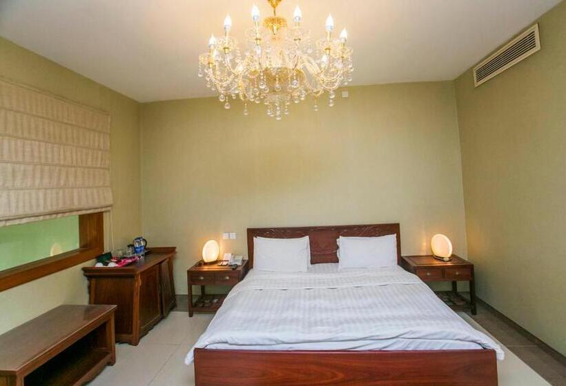 سوییت جونیور, Lagos Oriental