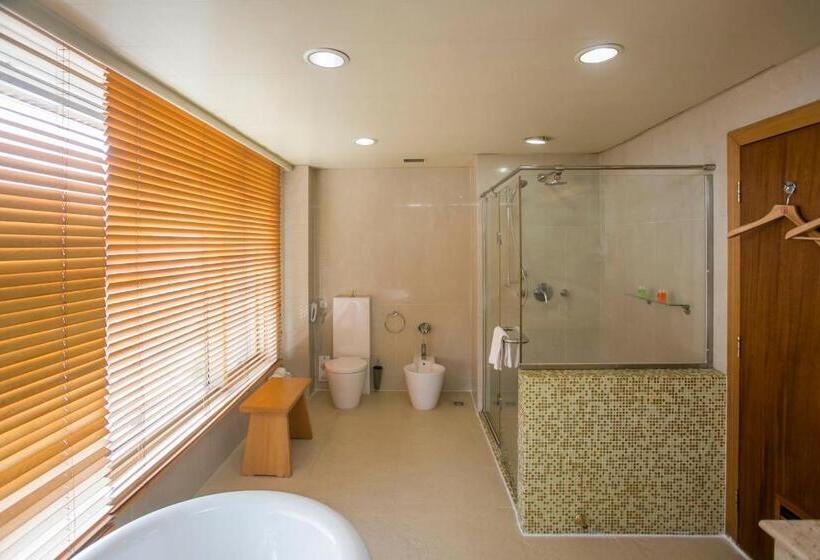 سوییت جونیور, Lagos Oriental