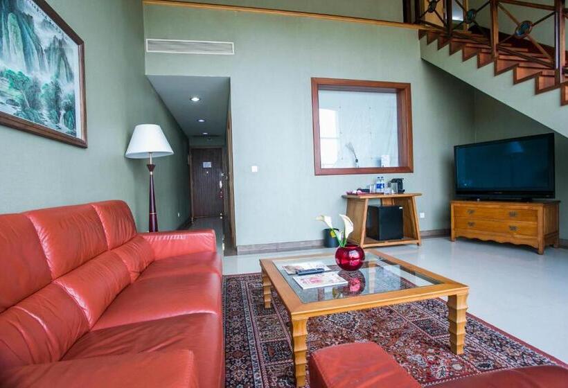 سوییت سوپریور, Lagos Oriental