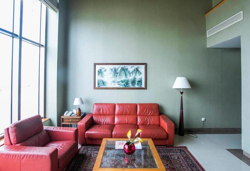 سوییت سوپریور, Lagos Oriental