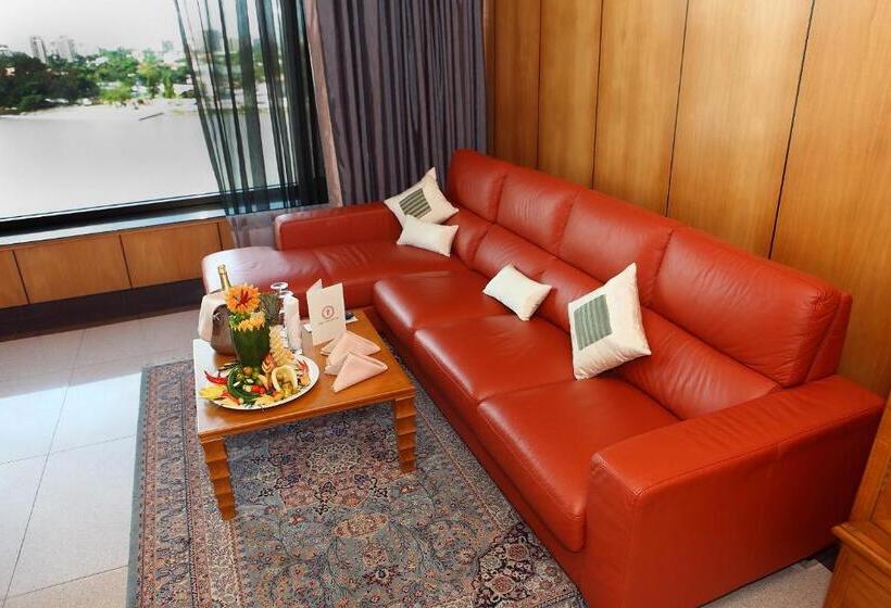 سوئیت پرزیدنت, Lagos Oriental